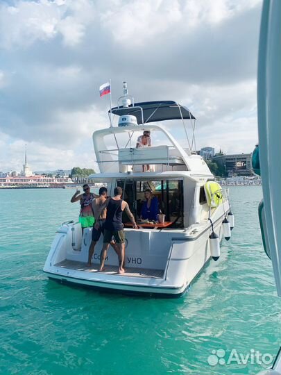 Прокат катера аренда яхты в Сочи морская прогулка