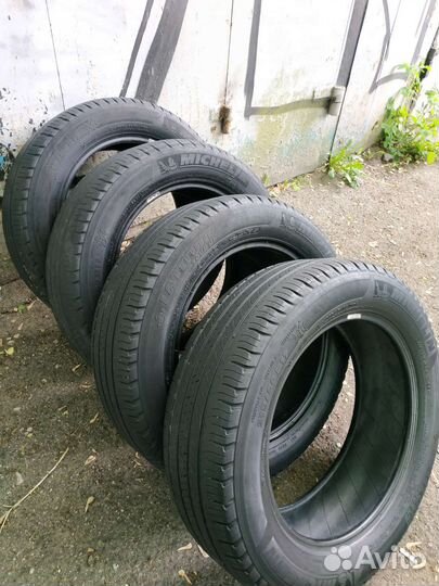 Michelin Latitude Tour HP 215/60 R17