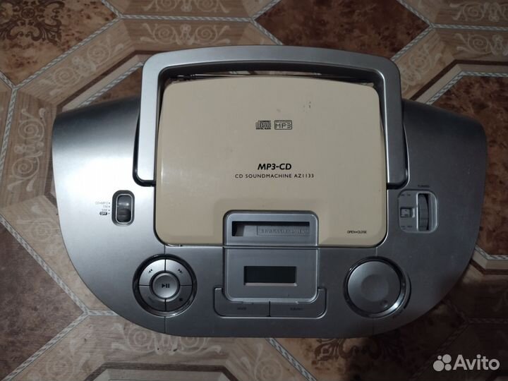 Магнитофон Philips az1133