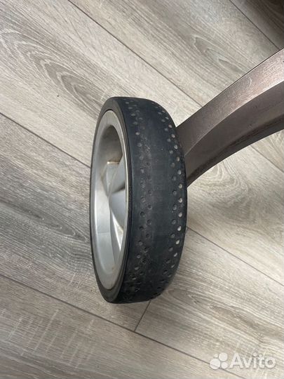 Коляска Stokke xplory