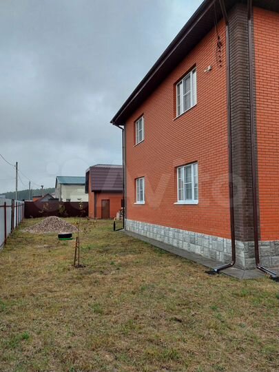 Коттедж 288 м² на участке 10 сот.