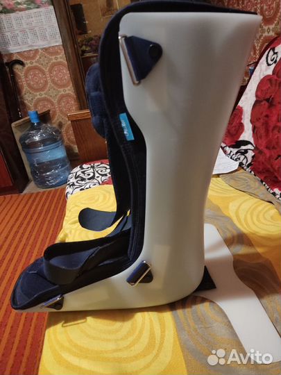 Продаю кресло-туалет складное