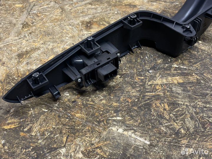 Hyundai i30 кнопка стеклоподъемника