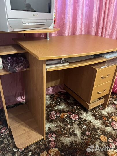 Компьютерный стол