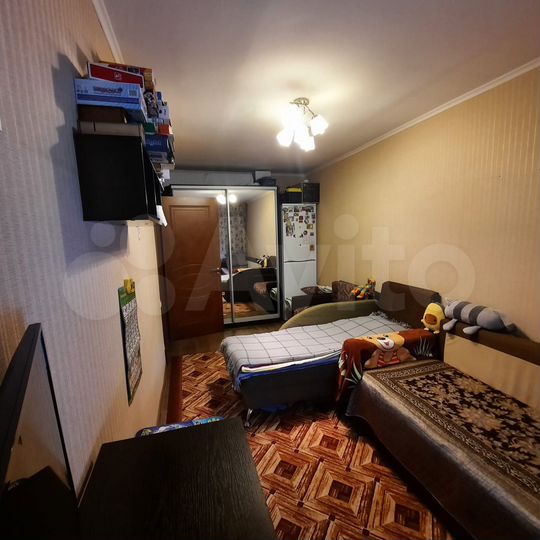 Доля в 1-к. квартире, 48 м², 4/5 эт.