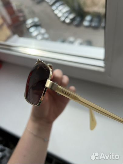 Солнцезащитные очки Prada