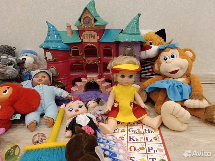 Огромный пакет игрушек для девочки