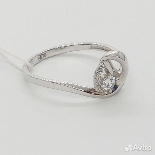 Золотое кольцо с камнем 18,5р