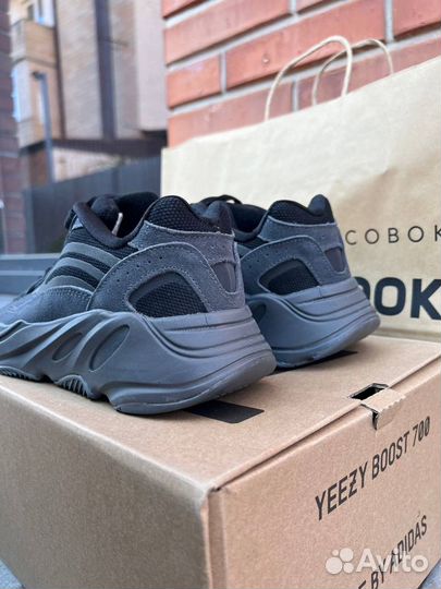 Кроссовки adidas yeezy boost 700 v2