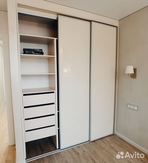 Шкаф на заказ под потолок