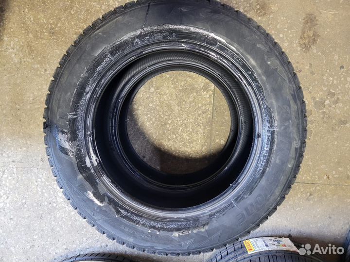 Bridgestone Blizzak DM-V2 225/65 R17