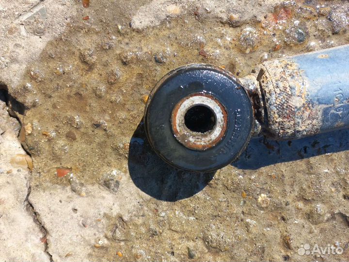 Рено Логан задние амартизаторы