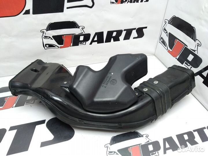 Воздухозаборник Mitsubishi Outlander XL