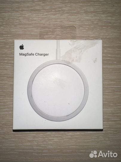 Оригинальная беспроводная зарядка Apple