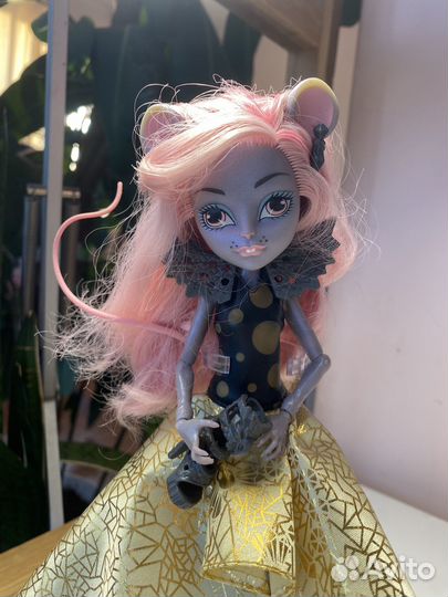 Кукла монстер хай Мауседес Кинг