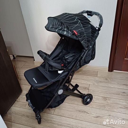 Прогулочная коляска новая