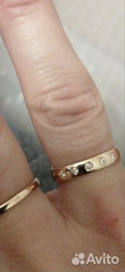 Обручальное, золотое кольцо с 5 бриллиантами