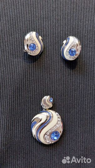 Комплект серьги и подвеска на цепочке и шнурке