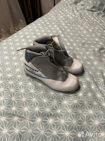 Лыжные ботинки