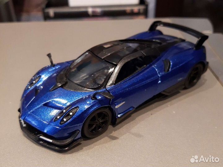 Nissan GT-R,porsche-911 Carrera,Pagani