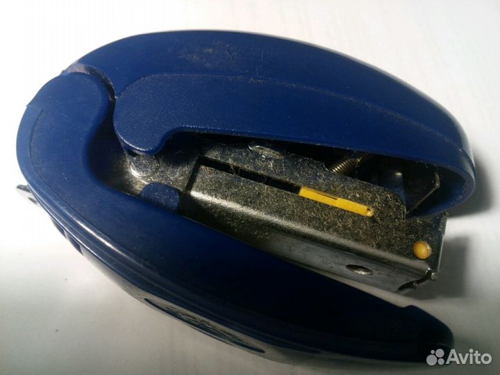 Дырокол, степлер