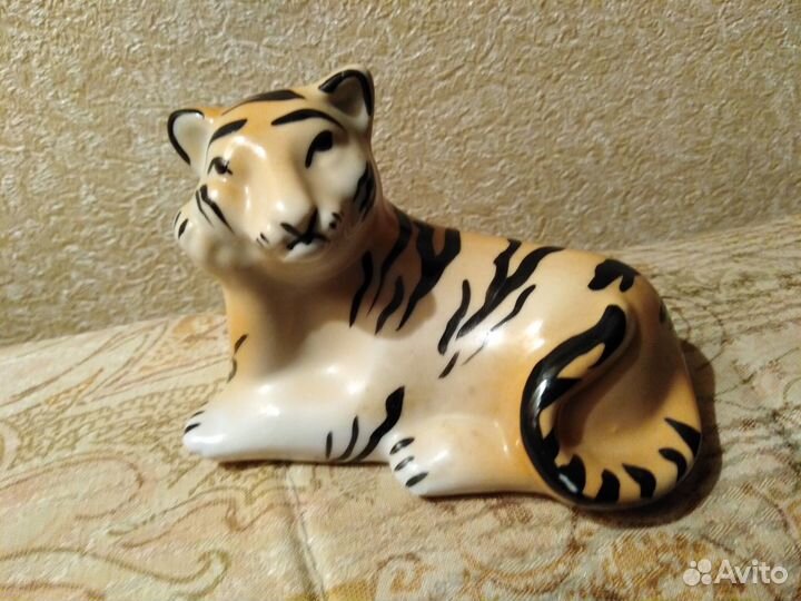 Тигрёнок фарфор Дулево