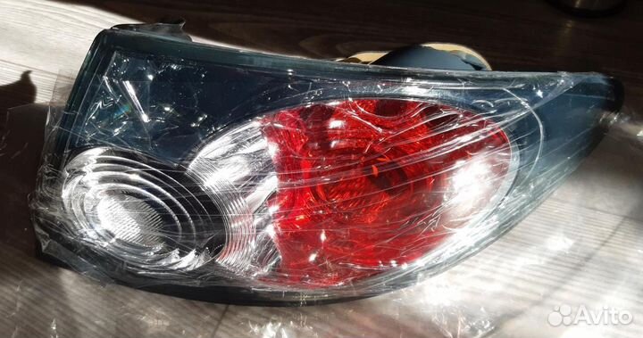 Фонарь задний правый Мазда 6 gg