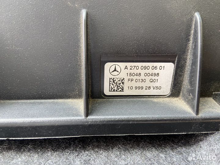 A2700900601 крышка воздушного фильтра gla200