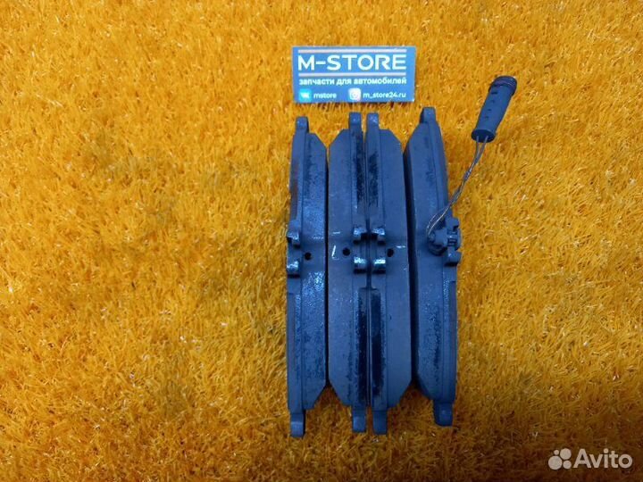 Колодки тормозные передние Mercedes-Benz C-Class