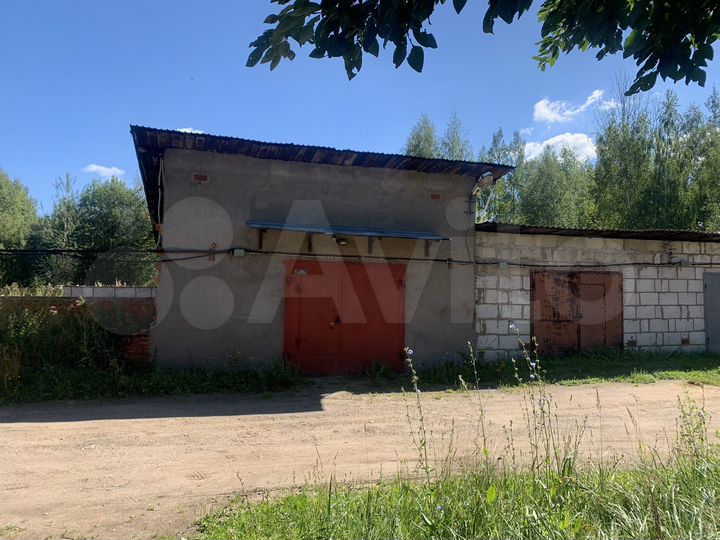 Гараж, > 30 м²