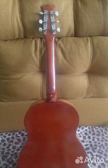 Акустическая гитара