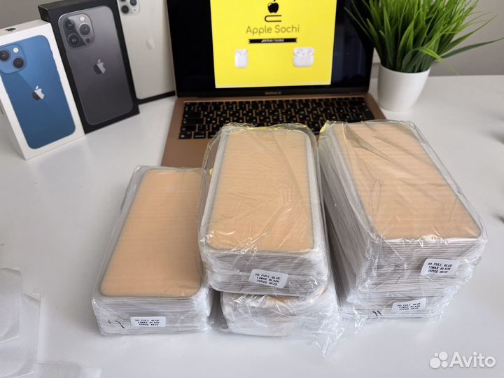 Защитные стекла для iPhone (все модели)