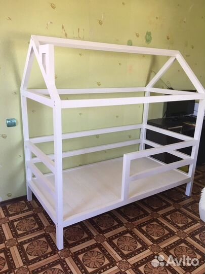 Кровать домик