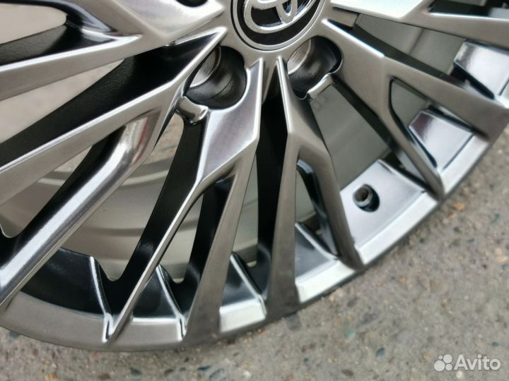 Диски r17 на toyota HyperBlack