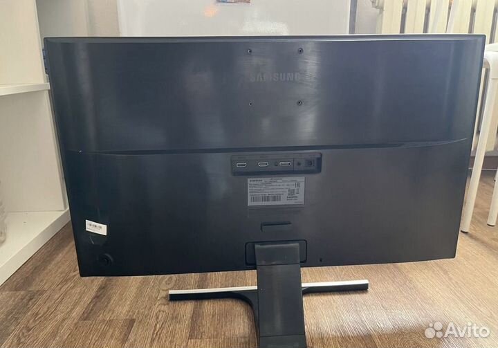 Монитор 4К 27 дюймов Samsung