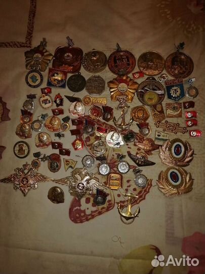 Значки жетоны и вымпел