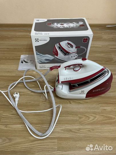 Утюг с парогенератором Electrolux