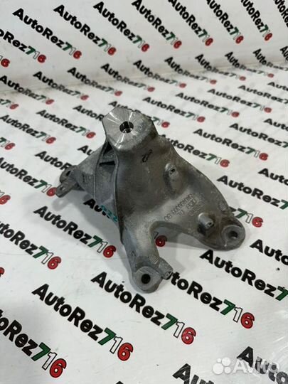 Кронштейн двигателя Audi A4 B8 CDN 2.0 2014