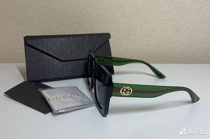 Солнцезащитные очки женские