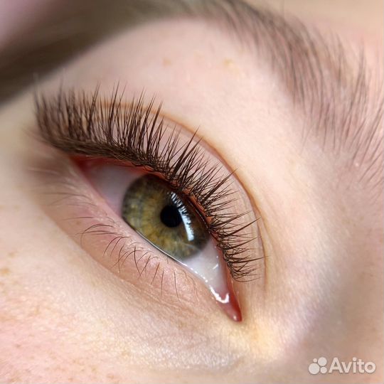 Наращивание ресниц на анатомическом матрасе