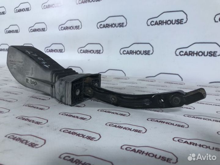 Ограничитель двери передний правый Volkswagen