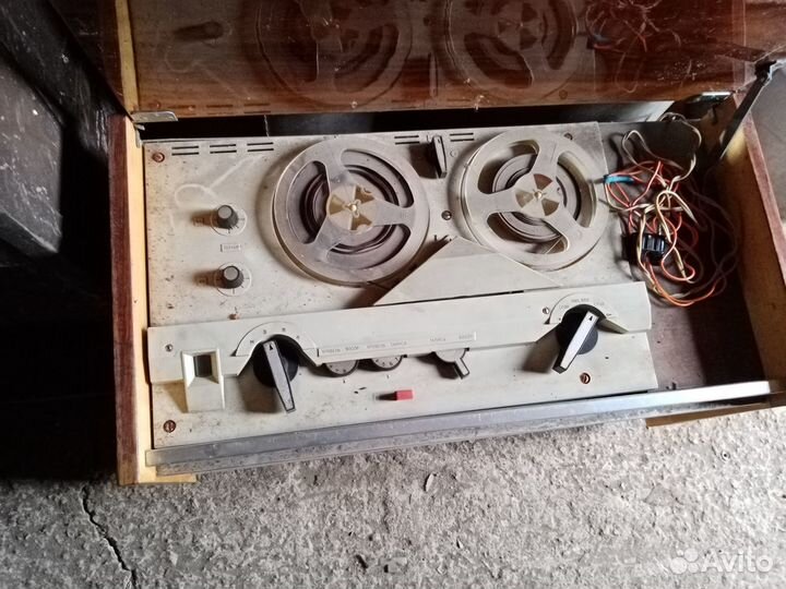 Катушечный магнитофон