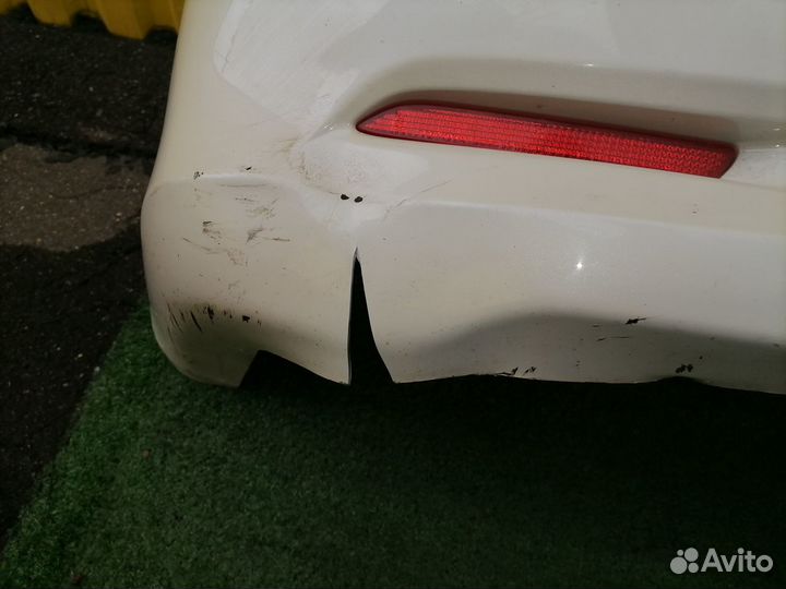 Бампер задний Toyota Wish ZNE10G ZNE14G