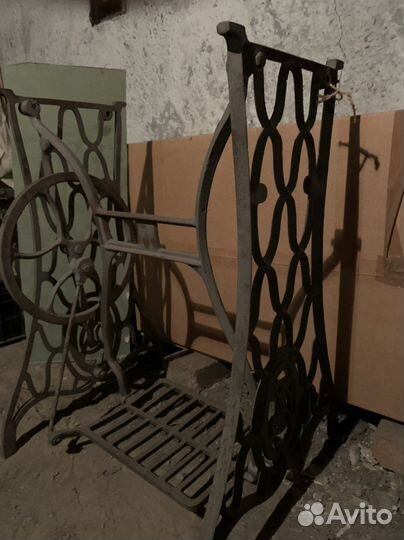 Подставка под машину Зингер