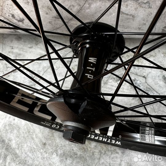 Переднее колесо: Втулка WTP Helix, Обод Eclat Bond