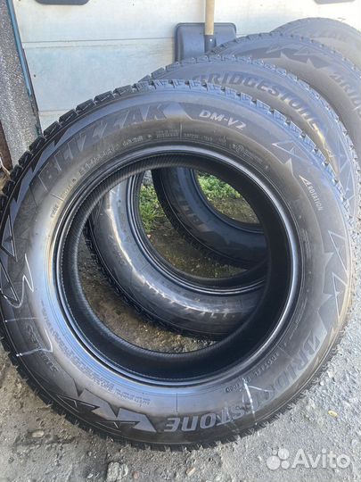 Bridgestone Blizzak DM-V2 225/65 R17 102S