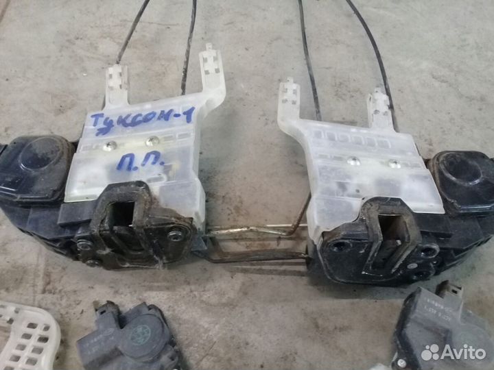 Замки дверей Хёндай Туксон 1 2007г