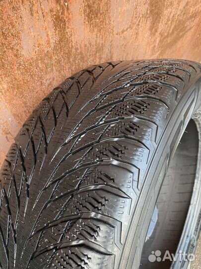 Nokian Tyres Hakkapeliitta R2 245/50 R18 104R