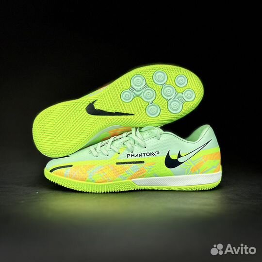 Футзалки Nike Phantom