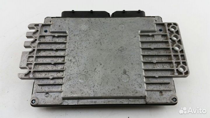 Блок управления двигателем Nissan Liberty RM12